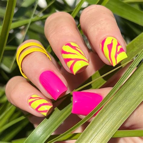 neon nail art